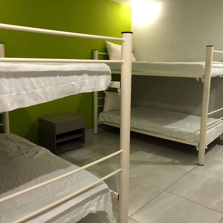 מונטריי Hotel Hc Express מראה חיצוני תמונה