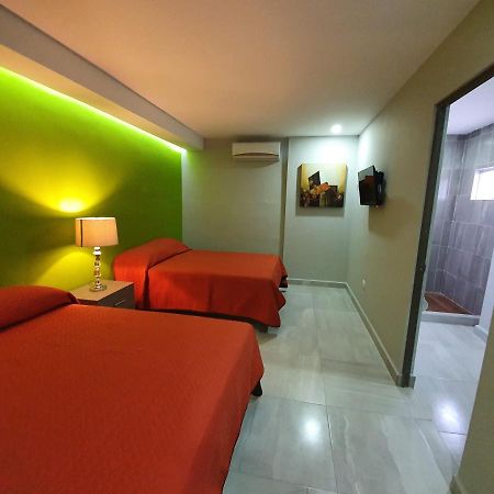 מונטריי Hotel Hc Express מראה חיצוני תמונה